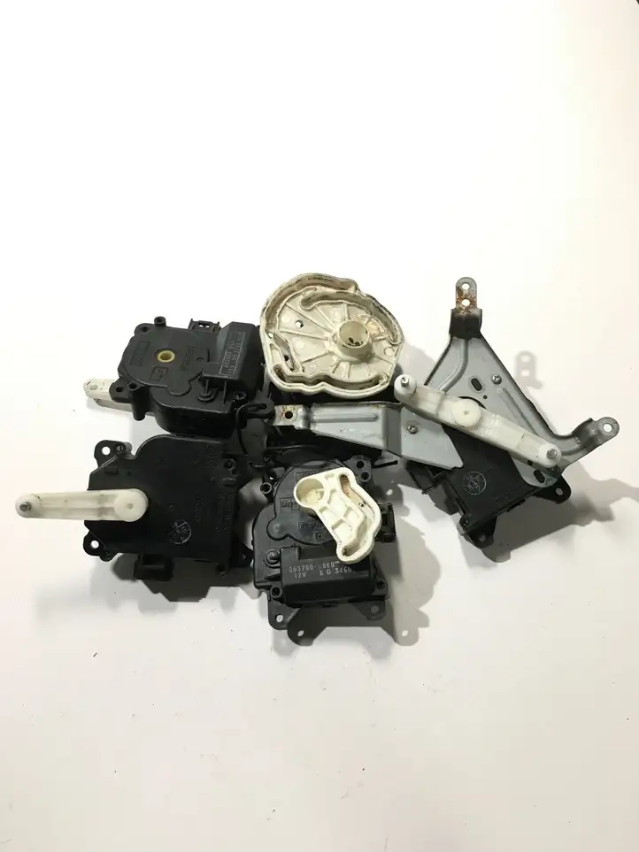 Toyota Land Cruiser (J120) (2002 - 2009) 0638000660 Двигатель задвижки потока воздуха — фото 4