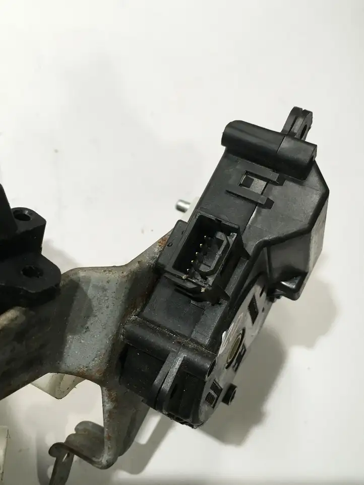 Toyota Land Cruiser (J120) (2002 - 2009) 0638000660 Двигатель задвижки потока воздуха — фото 10