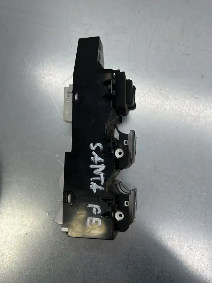 Hyundai Santa Fe (2012 - 2015) 935702W620 Блок кнопок стеклоподъемников — фото 5