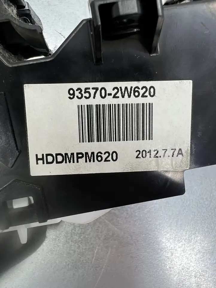 Hyundai Santa Fe (2012 - 2015) 935702W620 Блок кнопок стеклоподъемников — фото 7