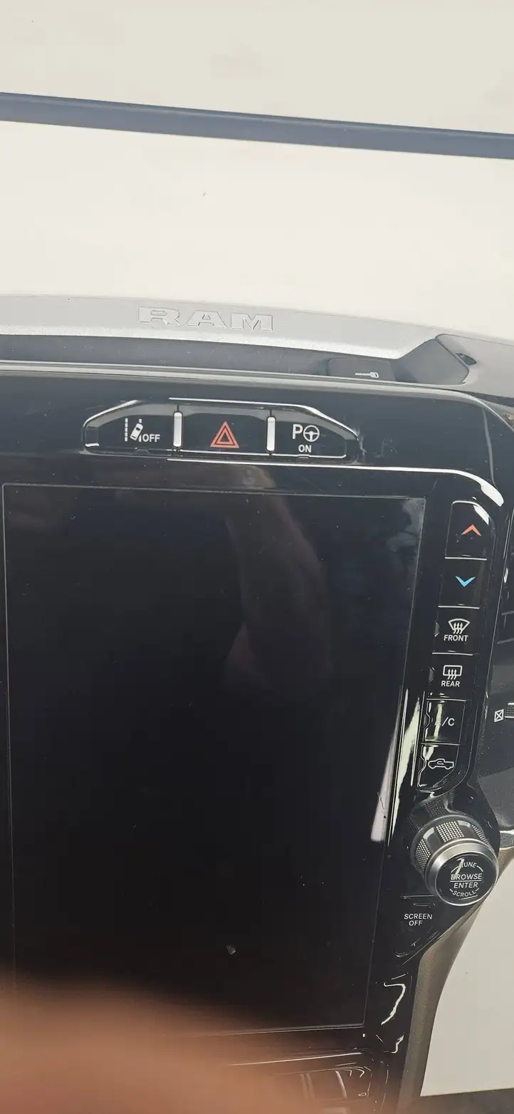 Dodge Ram (2018 - ) 6EZ154X9AD Магнитола / мультимедийная система — фото 2
