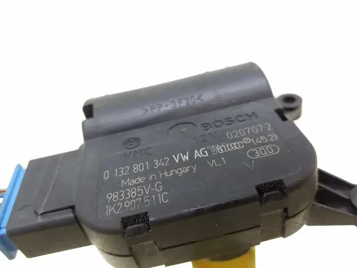 Volkswagen PASSAT B6 (2005 - 2010) 0132801342 Двигатель задвижки потока воздуха — фото 2
