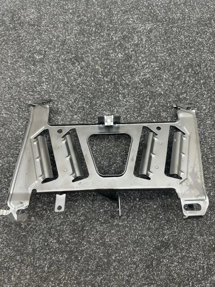 BMW 4 F32 F33 (2013 - 2017) 9235506 Кронштейн усилителя звука — фото 2