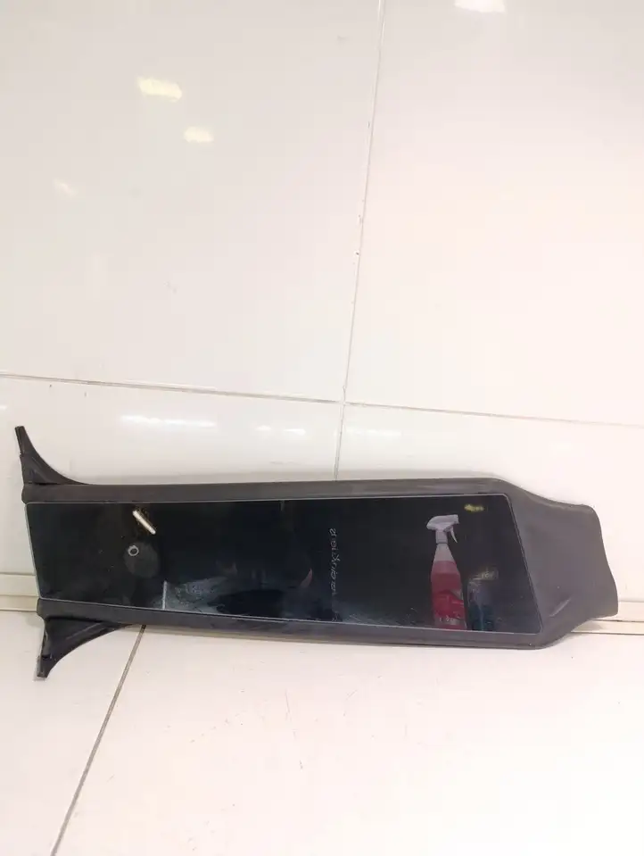 Tesla Model Y (2019 - 2024) 151625500E Наружная накладка стойки B — фото 1