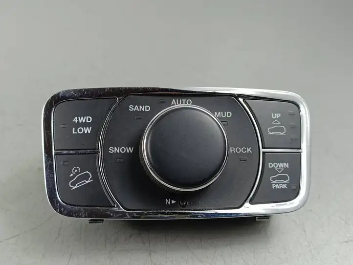 Jeep Grand Cherokee (2010 - 2021) 114080041707553 Включатель регулировки высоты / жесткости ходовой части — фото 1