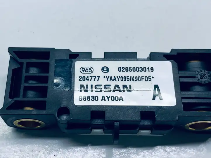 Nissan Note (E11) (2006 - 2014) K8830AY00A Датчик удара SRS — фото 3