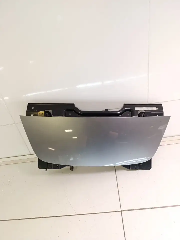 Nissan Leaf II (ZE1) (2017 - ) Крышка зарядного разъема — фото 2