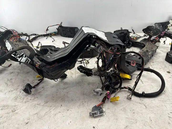 Mercedes-Benz EQC (2018 - ) A2058213000 Жгут проводов — фото 10