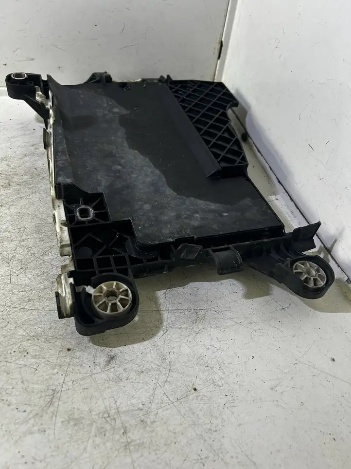 BMW 2 F45 (2014 - 2021) 9304350 Ящик аккумулятора — фото 4