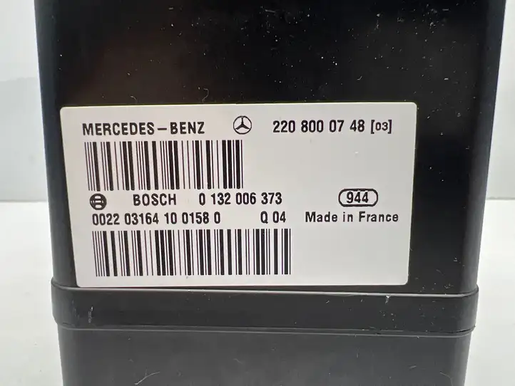Mercedes-Benz S W220 (1998 - 2006) 2208000748 Вакуумный насос центрального замка — фото 3