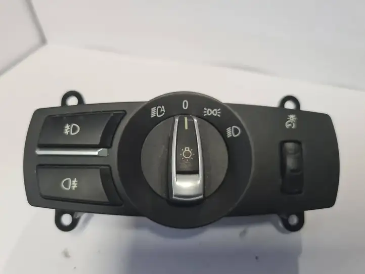 BMW X3 F25 (2010 - 2017) 9192744 Включатель фонарей — фото 1