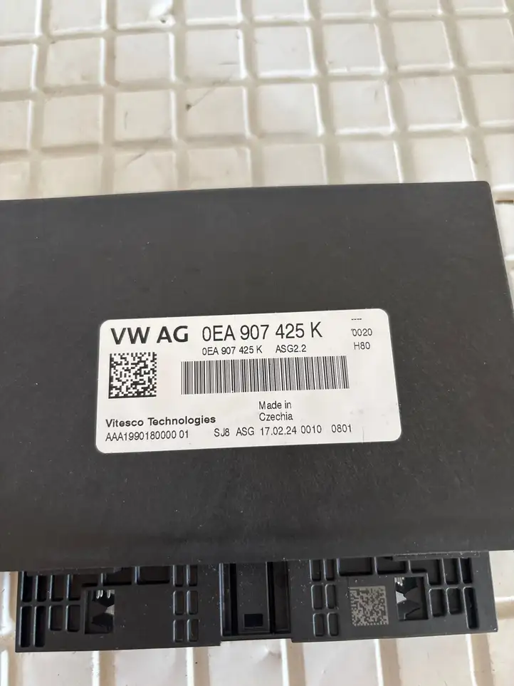 Volkswagen ID.4 (2020 - ) 0EA907425K Блок управления люком — фото 4