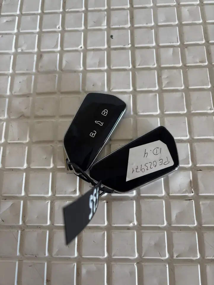 Volkswagen ID.4 (2020 - ) 11A800375J Антенна системы Keyless — фото 2