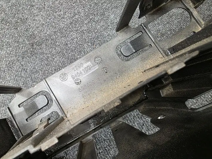 BMW 4 G22 G23 G24 G26 (2020 - ) 9454102 Кронштейн ЭБУ двигателя — фото 5
