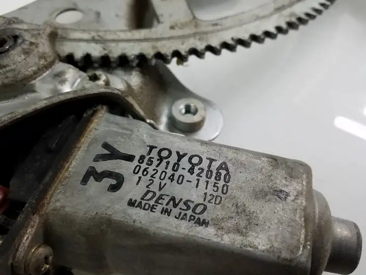Toyota Avensis Verso (2001 - 2004) 8571042080 Электростеклоподъемник передний (комплект) — фото 3