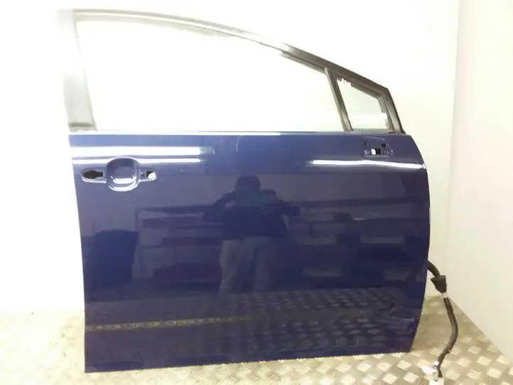 Toyota Corolla Verso AR10 (2004 - 2009) Дверь — фото 1