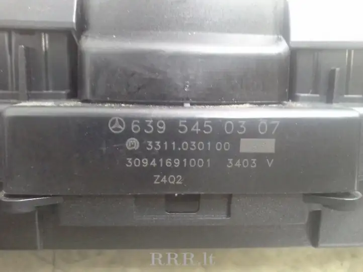 Mercedes-Benz Vito Viano W639 (2003 - 2010) 6395450307 Включатель аварийных фонарей — фото 3