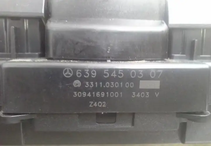 Mercedes-Benz Vito Viano W639 (2003 - 2010) 6395450307 Включатель аварийных фонарей — фото 5