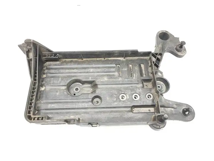 Audi A3/S3 8V (2012 - 2016) 5Q0915331J Площадка аккумулятора — фото 1