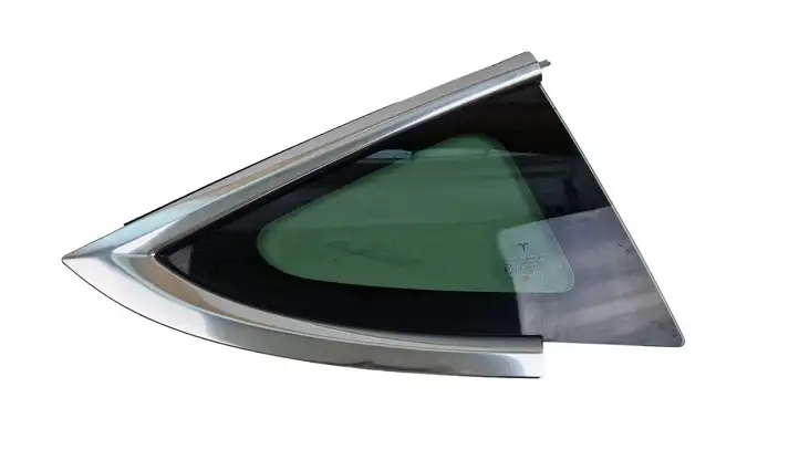 Tesla Model 3 (2017 - 2023) 108070600 Заднее боковое стекло — фото 1
