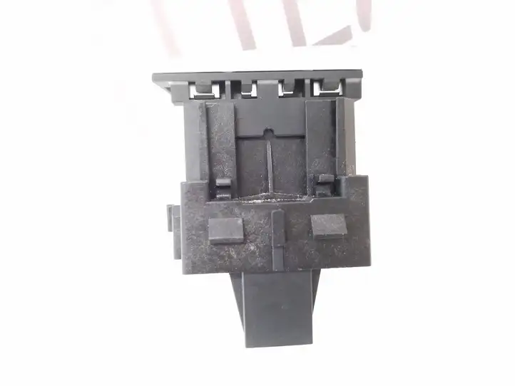 Audi A3/S3 8V (2012 - 2016) 8V1927143A Включатель AUTO HOLD — фото 3