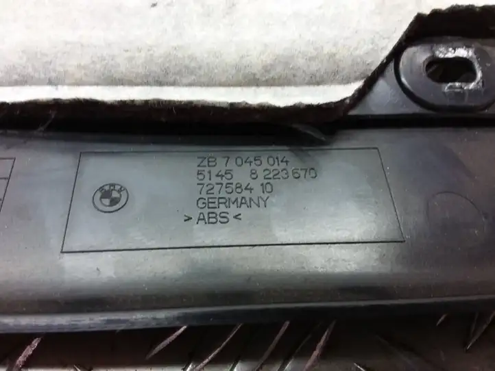 BMW 7 E65 E66 (2001 - 2008) 8223670 Нижняя отделка панели приборов — фото 3