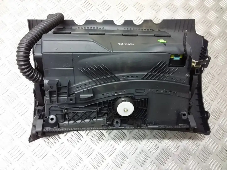 Skoda Octavia Mk2 (1Z) (2004 - 2013) 1Z1857097L Бардачок в сборе — фото 5