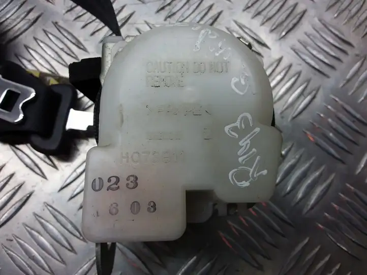 Toyota Yaris (2005 - 2009) H073811 Центральный ремень безопасности — фото 4