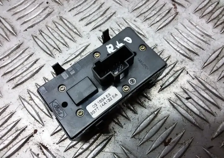 Ford Mondeo Mk III (2000 - 2007) 3S7T14A132BA Блок кнопок стеклоподъемников — фото 4