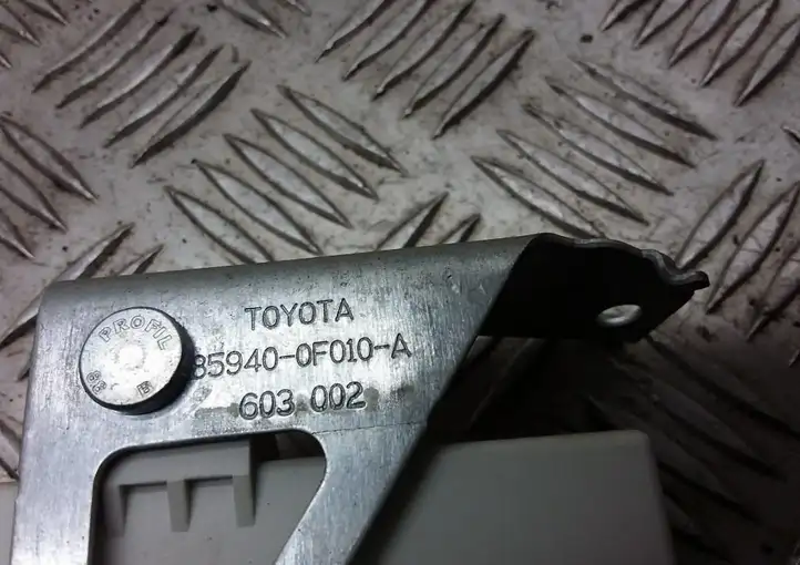 Toyota Corolla Verso AR10 (2004 - 2009) 859400F010A Прочие блоки управления — фото 4