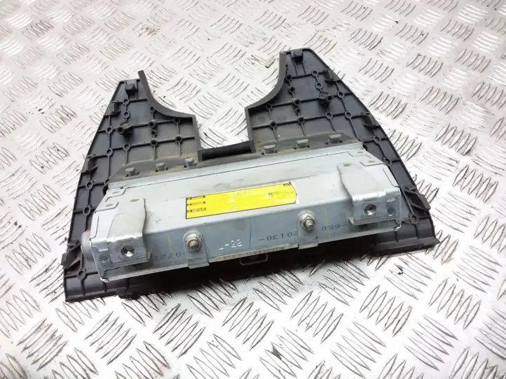Toyota Corolla Verso AR10 (2004 - 2009) 739970F010 Коленная подушка безопасности — фото 1