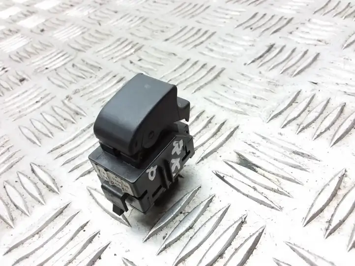 Toyota Corolla Verso AR10 (2004 - 2009) 848100F010 Блок кнопок стеклоподъемников — фото 1