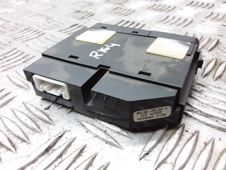 Toyota Avensis T250 (2003 - 2006) 8479005130C Кнопка обогрева стекла — фото 2