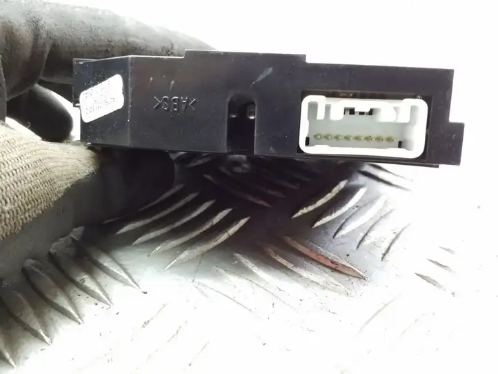Toyota Avensis T250 (2003 - 2006) 8479005130C Кнопка обогрева стекла — фото 2