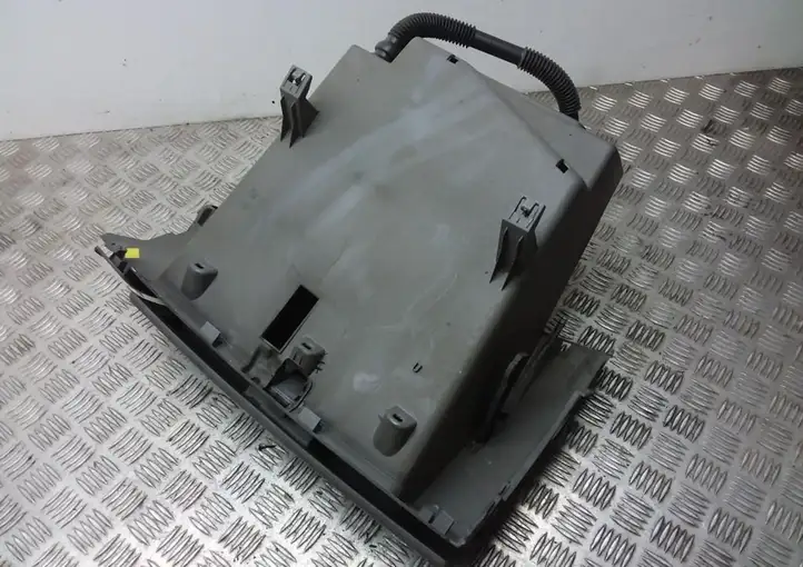Renault Scenic II - Grand scenic II (2003 - 2006) 8200140753 Бардачок в сборе — фото 8
