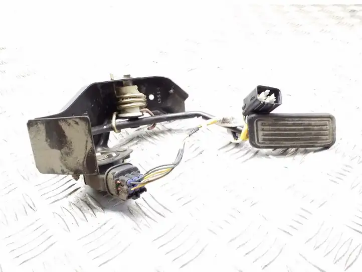 Toyota Avensis T250 (2003 - 2006) 8222305060 Педаль акселератора — фото 1