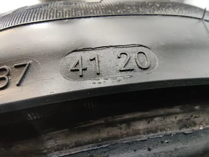 Ford Kuga I (2008 - 2012) Зимняя шина R18 — фото 6