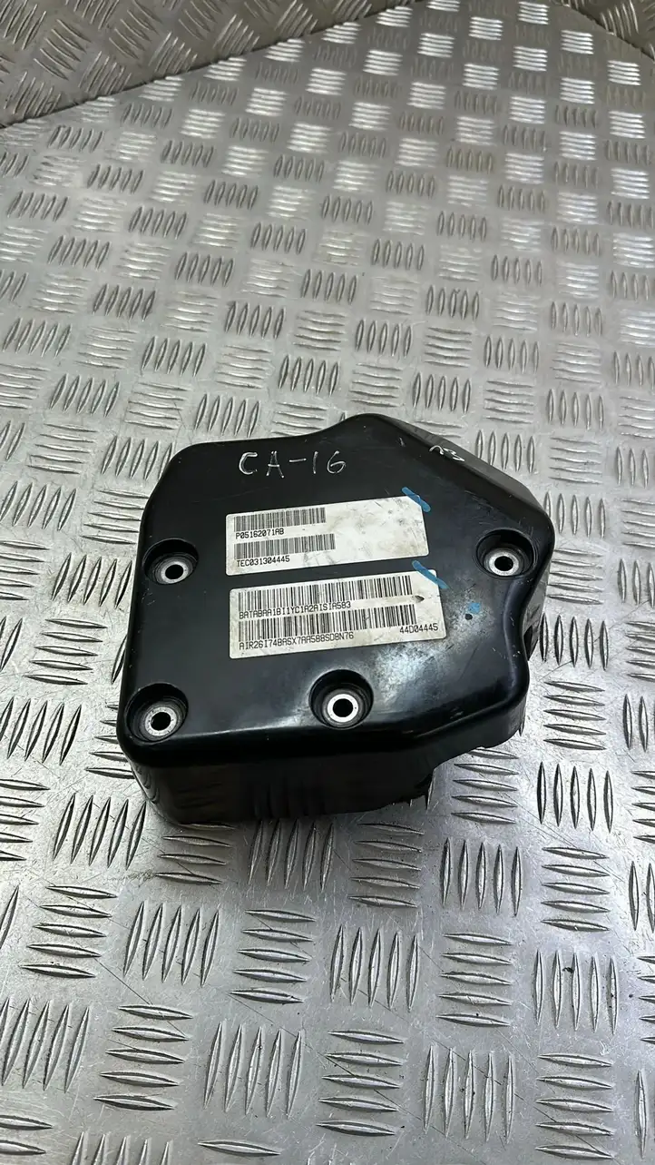 Jeep Grand Cherokee (2010 - 2021) P05162071AB Кронштейн пневмокомпрессора — фото 1