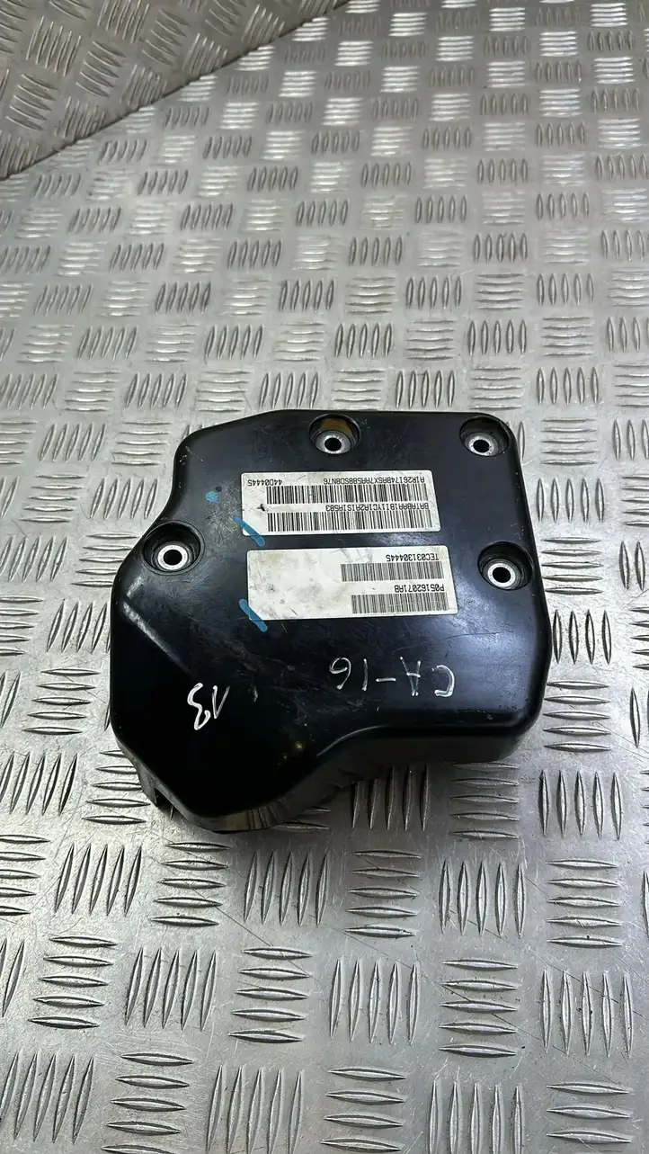 Jeep Grand Cherokee (2010 - 2021) P05162071AB Кронштейн пневмокомпрессора — фото 6
