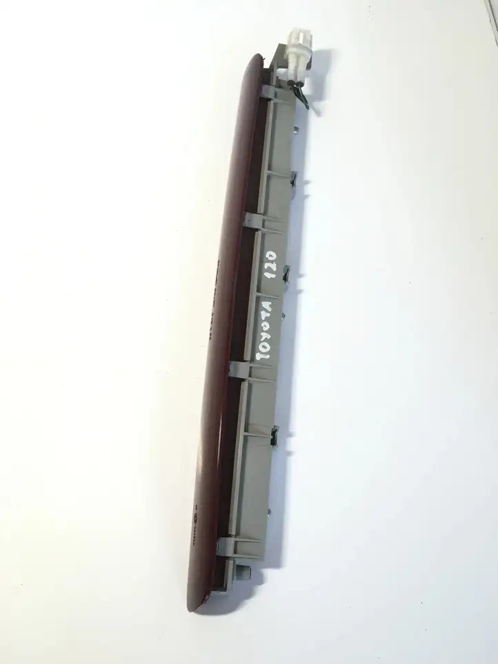 Toyota Land Cruiser (J120) (2002 - 2009) E13020893 Дополнительный стоп фонарь — фото 2