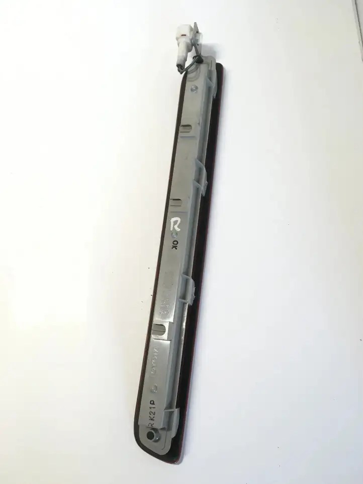 Toyota Land Cruiser (J120) (2002 - 2009) E13020893 Дополнительный стоп фонарь — фото 4