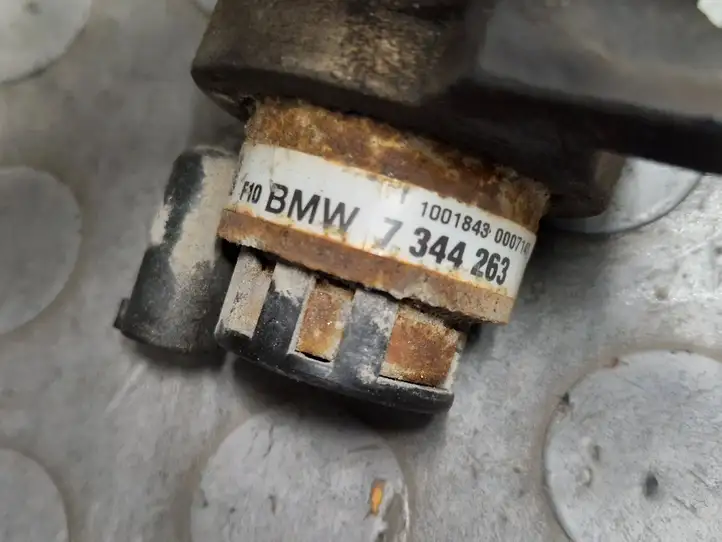 BMW 5 F10 F11 (2009 - 2016) 7344263 Насос AdBlue — фото 6