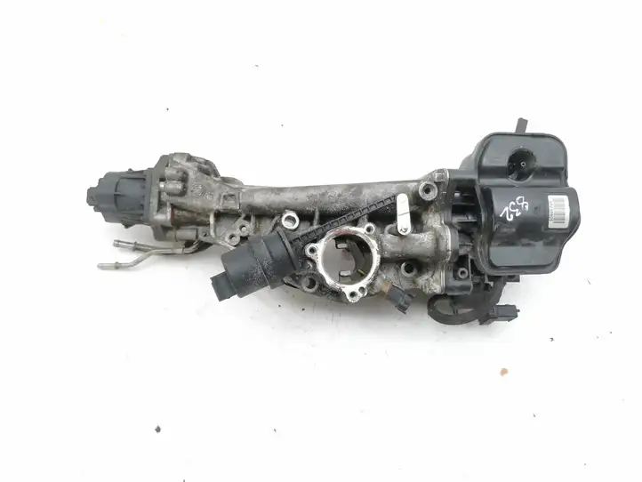 Jeep Cherokee (2013 - 2017) 1418307744 Охладитель клапана EGR — фото 1