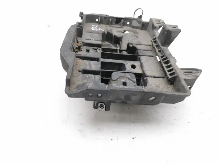 Jeep Cherokee (2013 - 2017) 68186053AB Площадка аккумулятора — фото 5