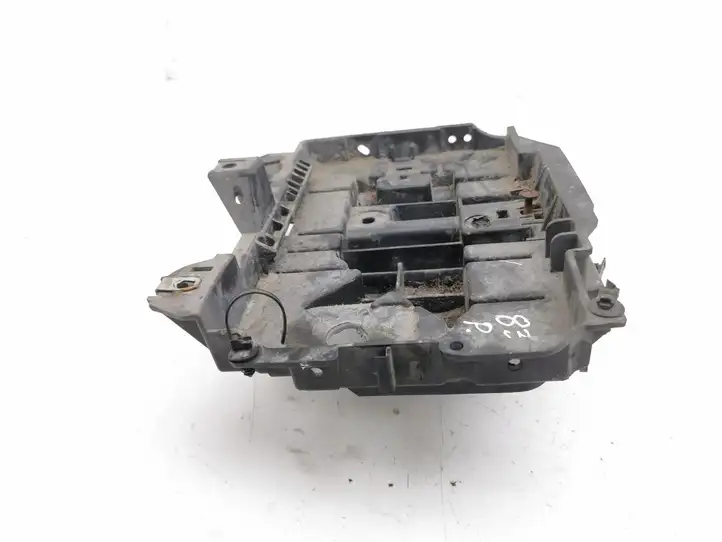 Jeep Cherokee (2013 - 2017) 68186053AB Площадка аккумулятора — фото 7