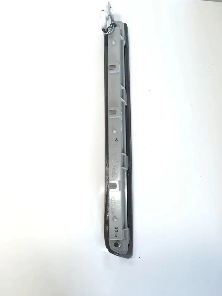 Toyota Land Cruiser (J120) (2002 - 2009) E13020893 Дополнительный стоп фонарь — фото 3
