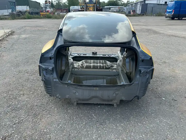 Tesla Model 3 (2017 - 2023) Кузов — фото 5