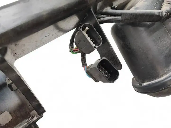 BMW i4 (2021 - ) 5A48082 Комплект буксировочного крюка — фото 10