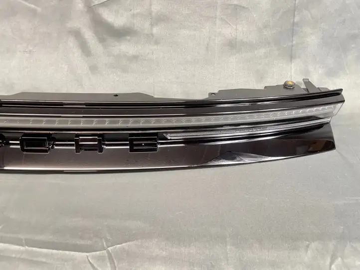 Porsche Panamera (971) (2020 - ) 976945208AB Задний фонарь в крышке багажника — фото 6