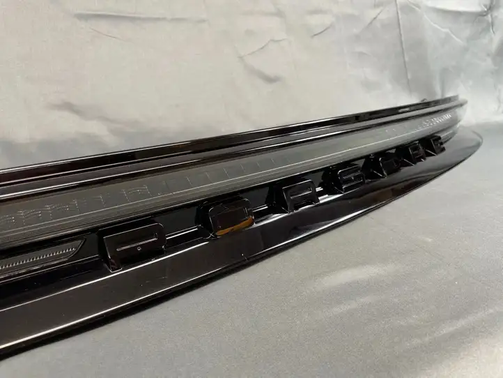 Porsche Panamera (971) (2020 - ) 976945208AB Задний фонарь в крышке багажника — фото 9